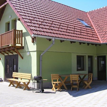 Penzion U Tomasu Vsechovice Bagian luar foto